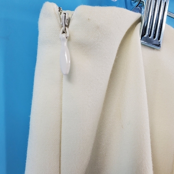 Tapemeasure ivory pleated skirt 12 - Picture 6 of 10